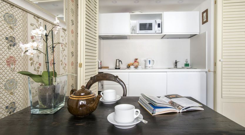 Photo of Sandalwood & Bergamot