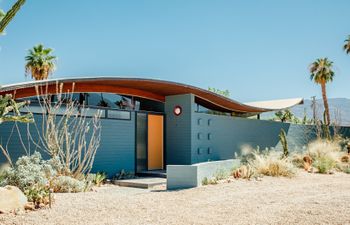 Desert Wave Holiday Home