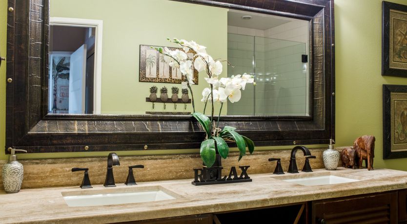 Photo of Antiques On The Green