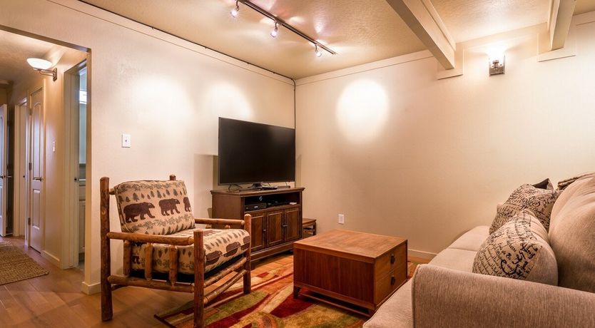 Photo of Creek & Glen