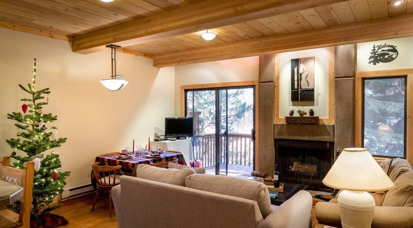 Photo of Creek & Glen