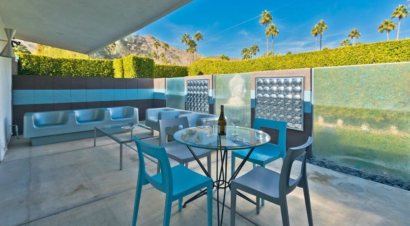 Photo of Warhol and Wine