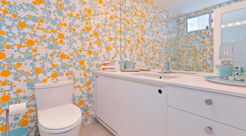 Photo of Warhol and Wine