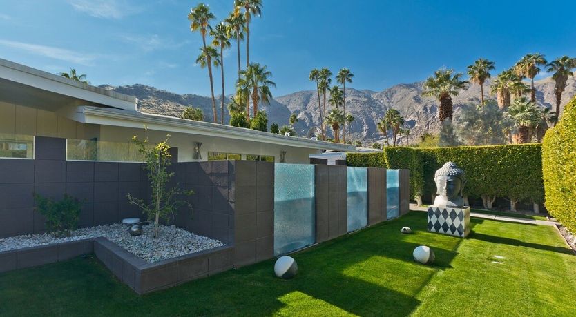 Photo of Warhol and Wine