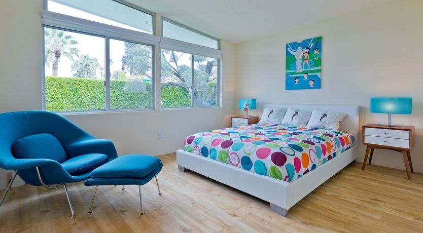 Photo of Warhol and Wine