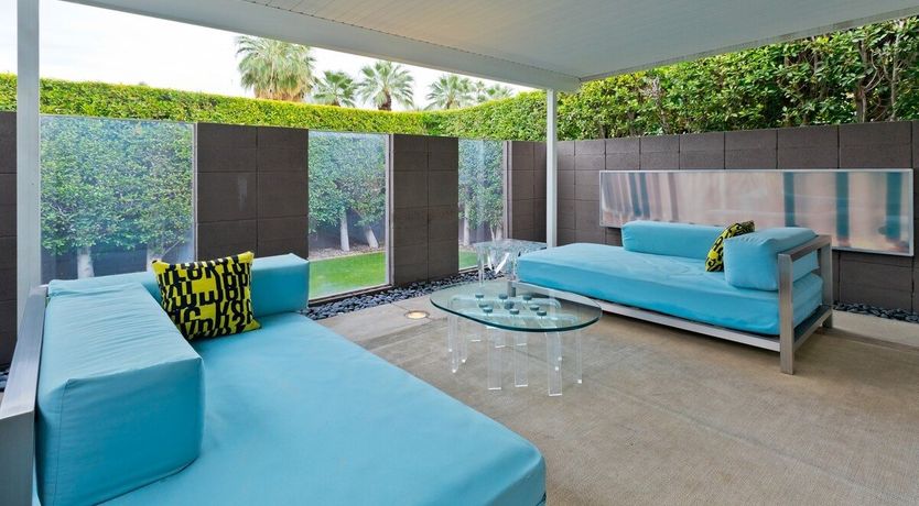 Photo of Warhol and Wine