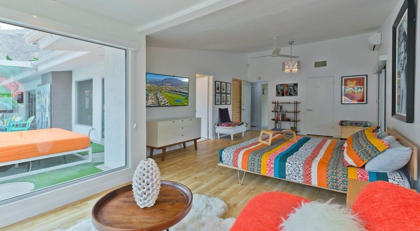 Photo of Warhol and Wine