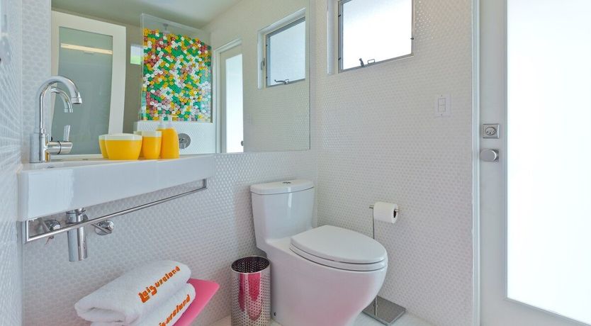 Photo of Warhol and Wine