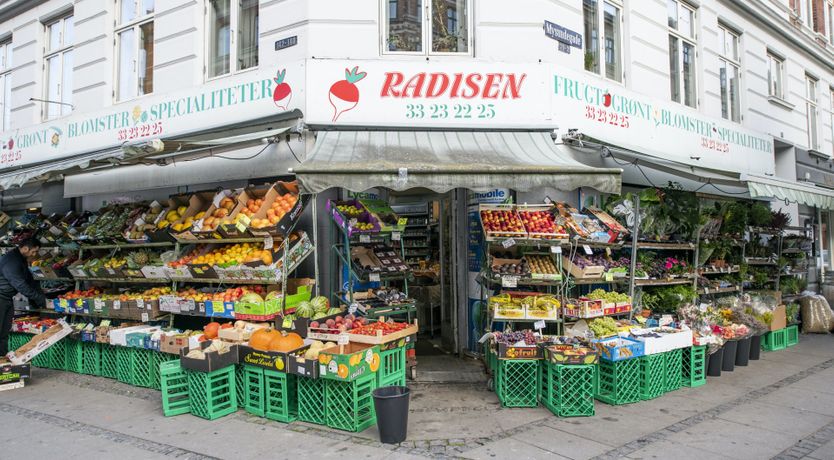Photo of The Yellow Parasol