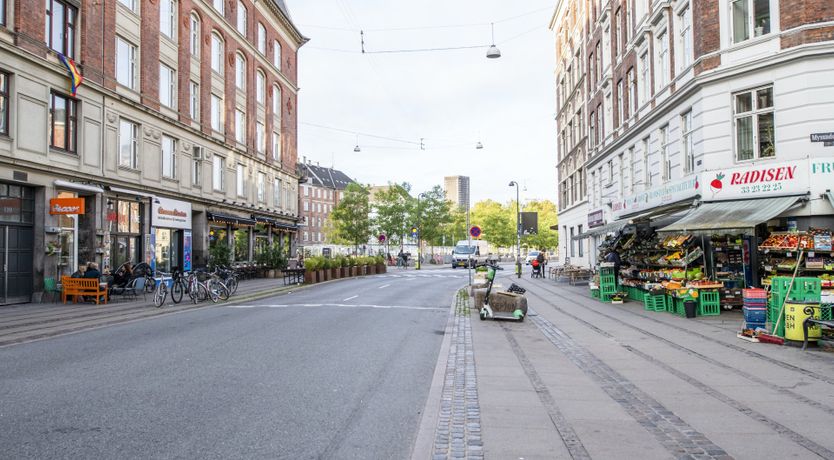 Photo of The Yellow Parasol