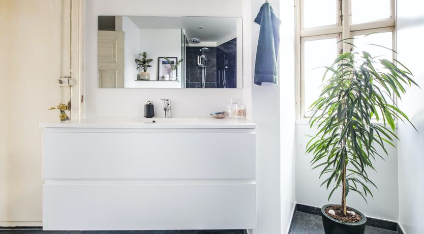 Photo of The Yellow Parasol