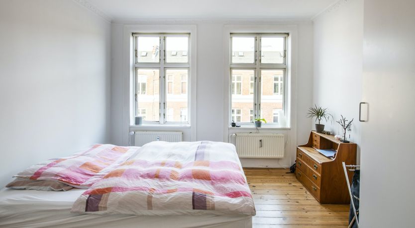 Photo of The Yellow Parasol