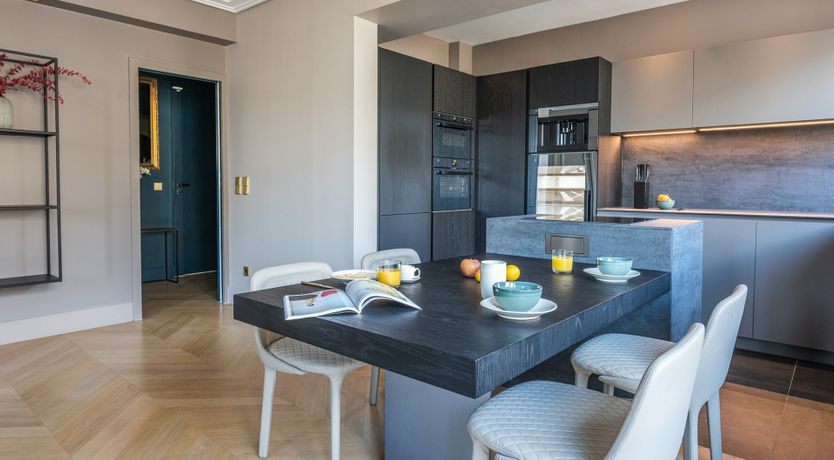 Photo of Gold'n Marble