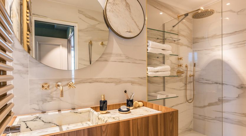 Photo of Gold'n Marble