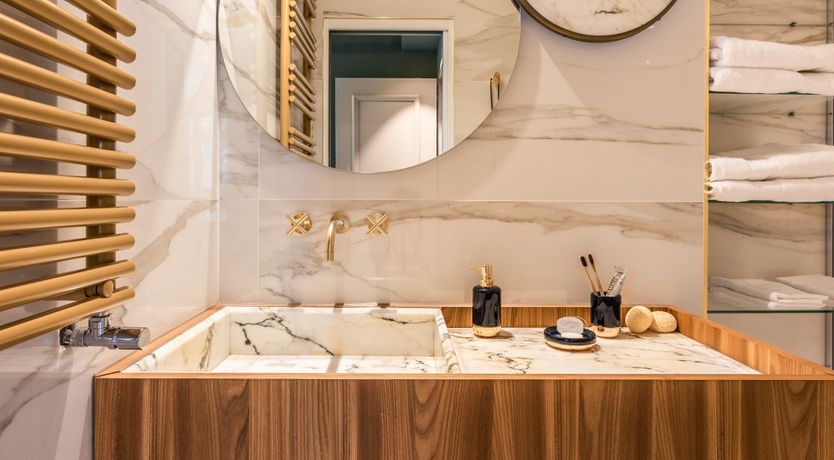 Photo of Gold'n Marble