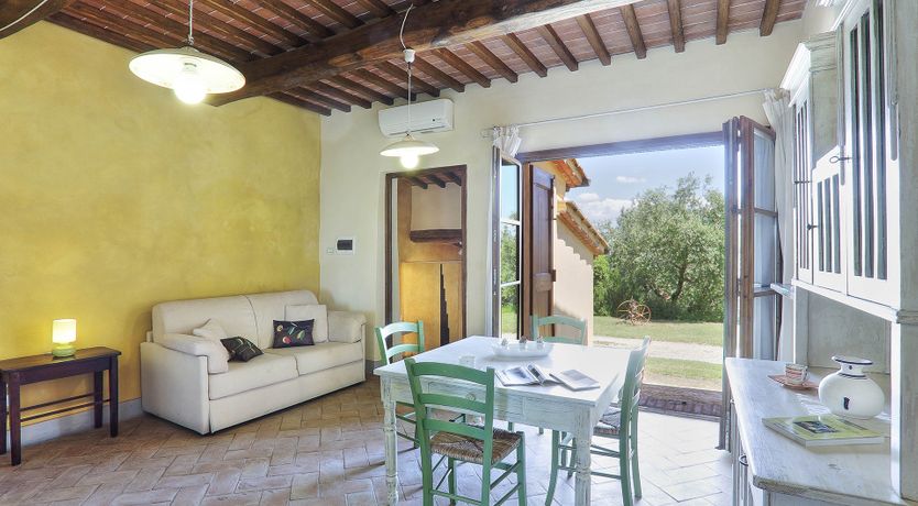 Photo of Olive & The Roses