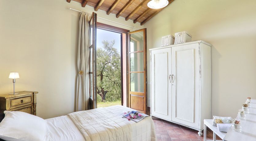 Photo of Olive & The Roses