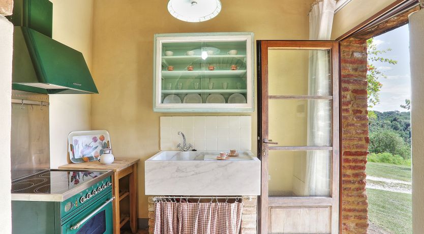 Photo of Olive & The Roses