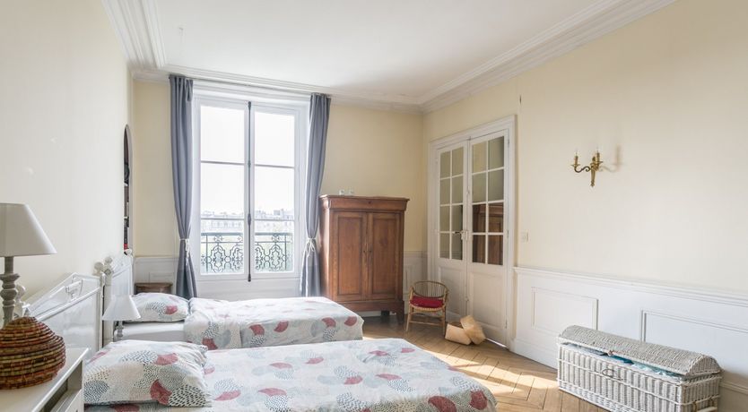 Photo of Island Iconica