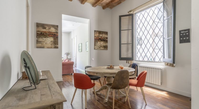 Photo of House of Arches