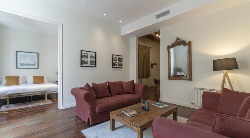 Photo of House of Arches