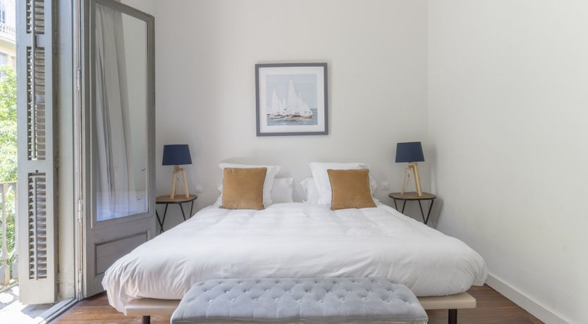 Photo of House of Arches