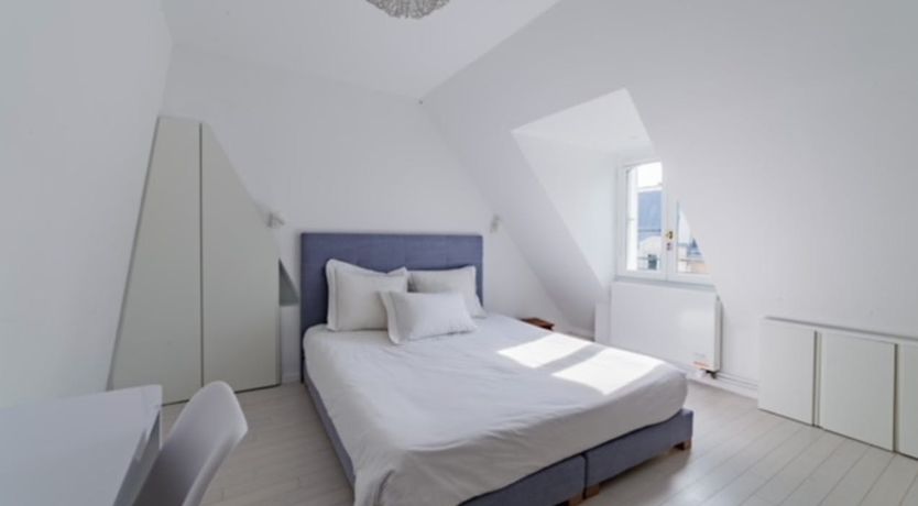 Photo of White Lightning