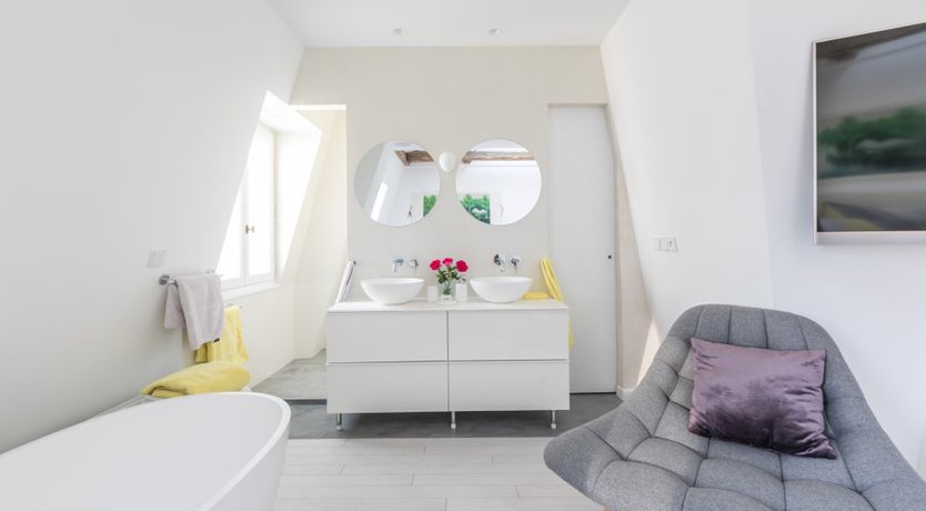 Photo of White Lightning