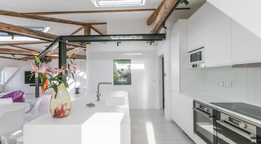 Photo of White Lightning