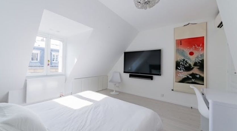 Photo of White Lightning