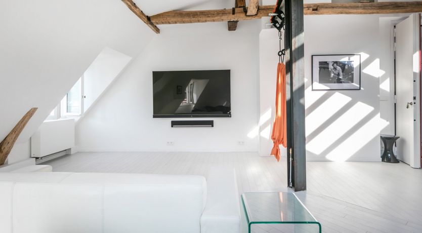 Photo of White Lightning