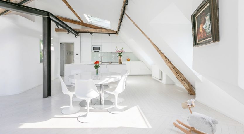 Photo of White Lightning