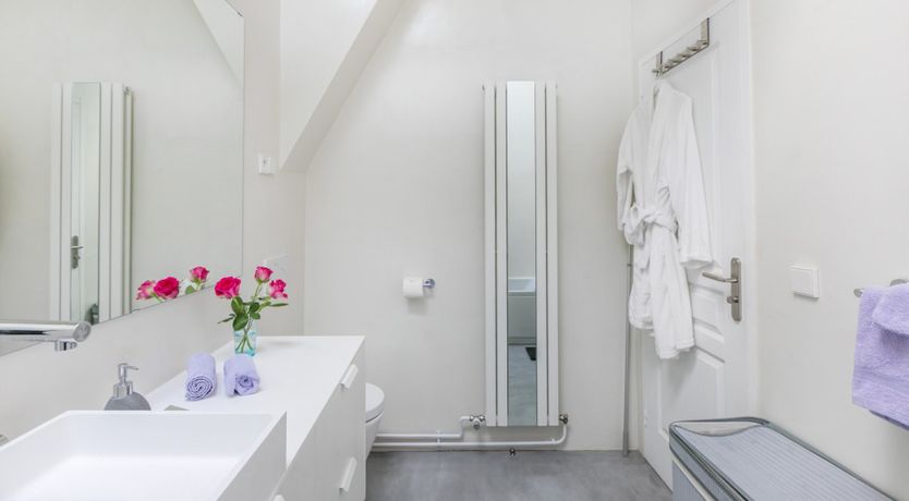 Photo of White Lightning