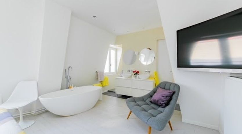 Photo of White Lightning