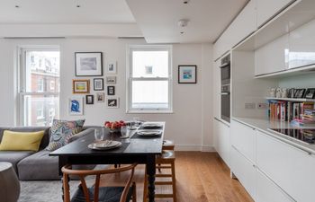 The Smart Set Holiday Cottage
