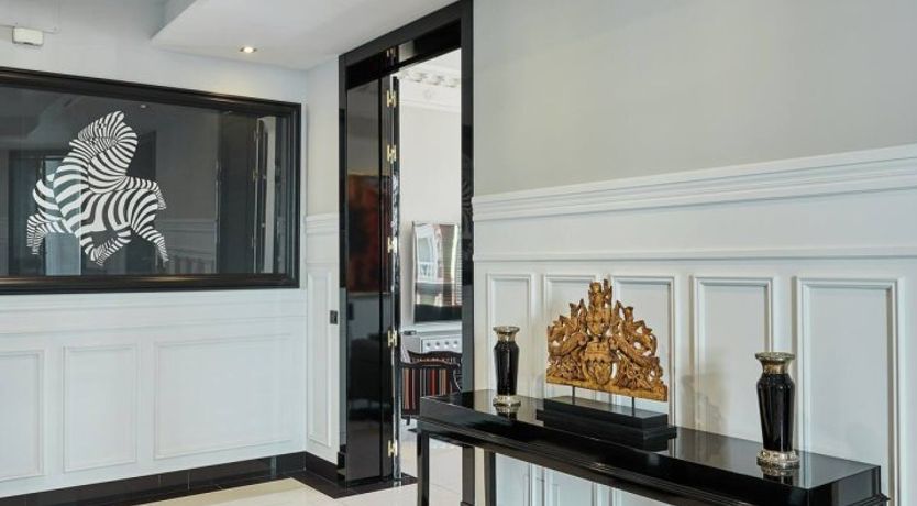 Photo of Balustrades and Balconies