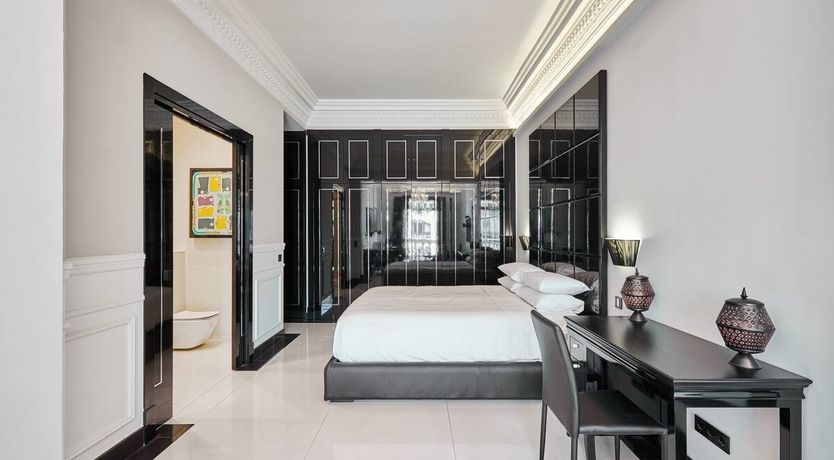 Photo of Balustrades and Balconies