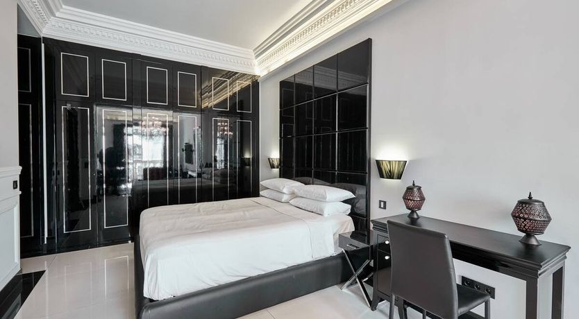 Photo of Balustrades and Balconies