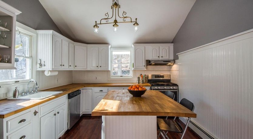 Photo of Doric Detail