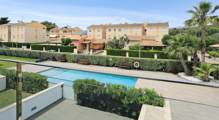 Photo of Port of View