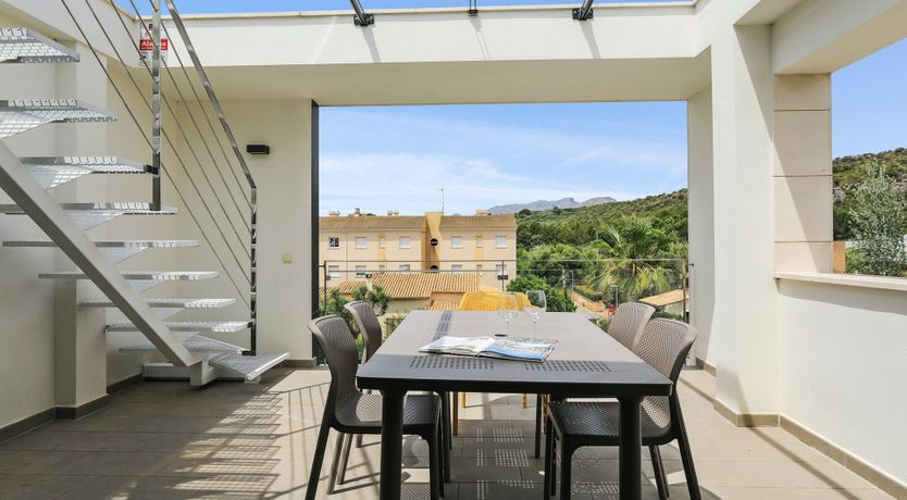 Photo of Port of View