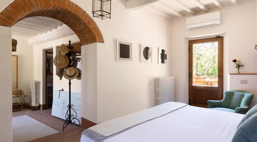 Photo of Chianti Kisses