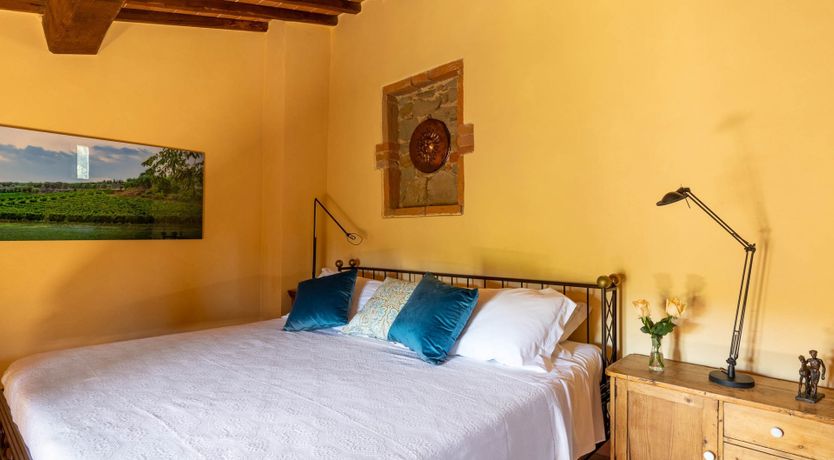 Photo of Chianti Kisses