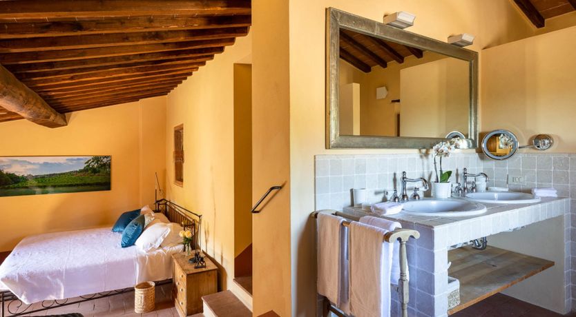 Photo of Chianti Kisses