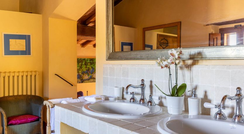 Photo of Chianti Kisses