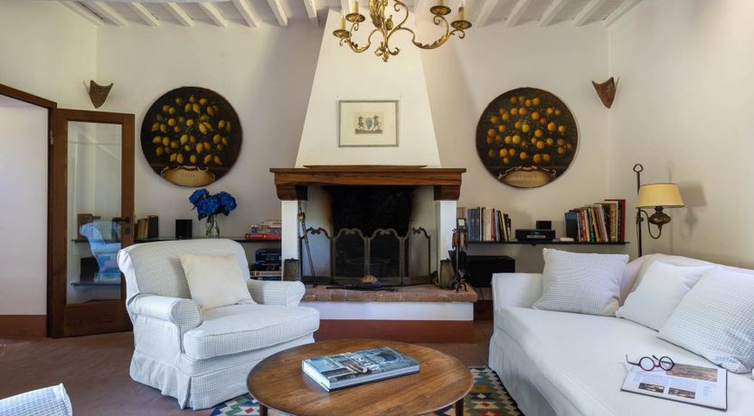 Photo of Chianti Kisses