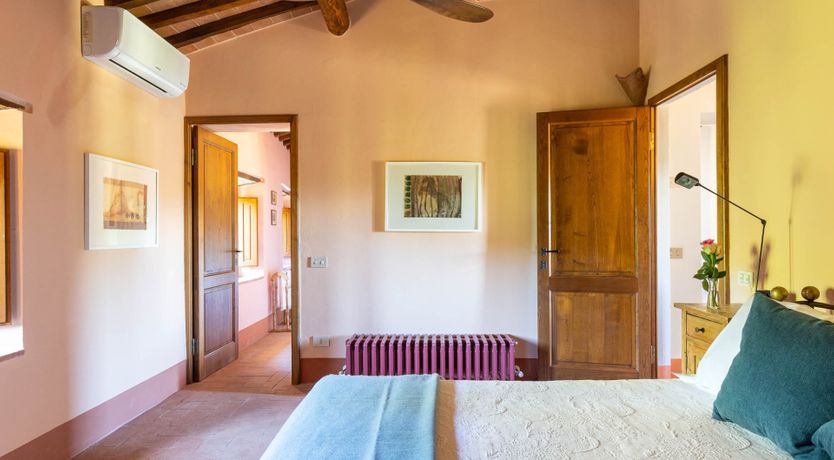 Photo of Chianti Kisses