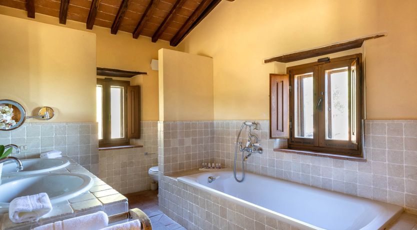 Photo of Chianti Kisses