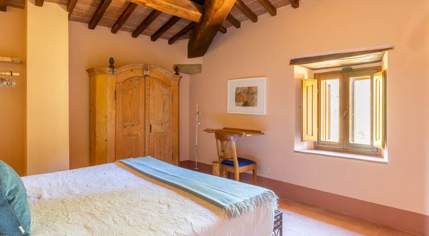 Photo of Chianti Kisses