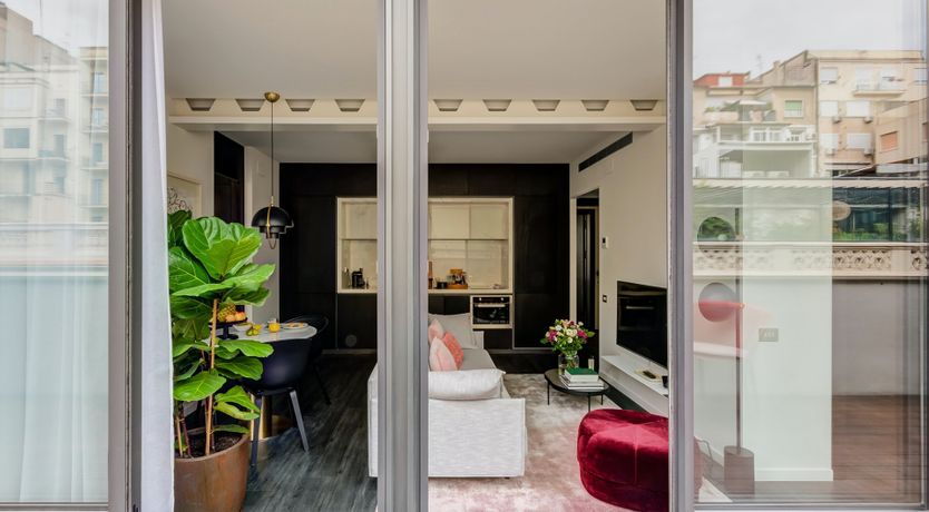 Photo of Taffy Balcony